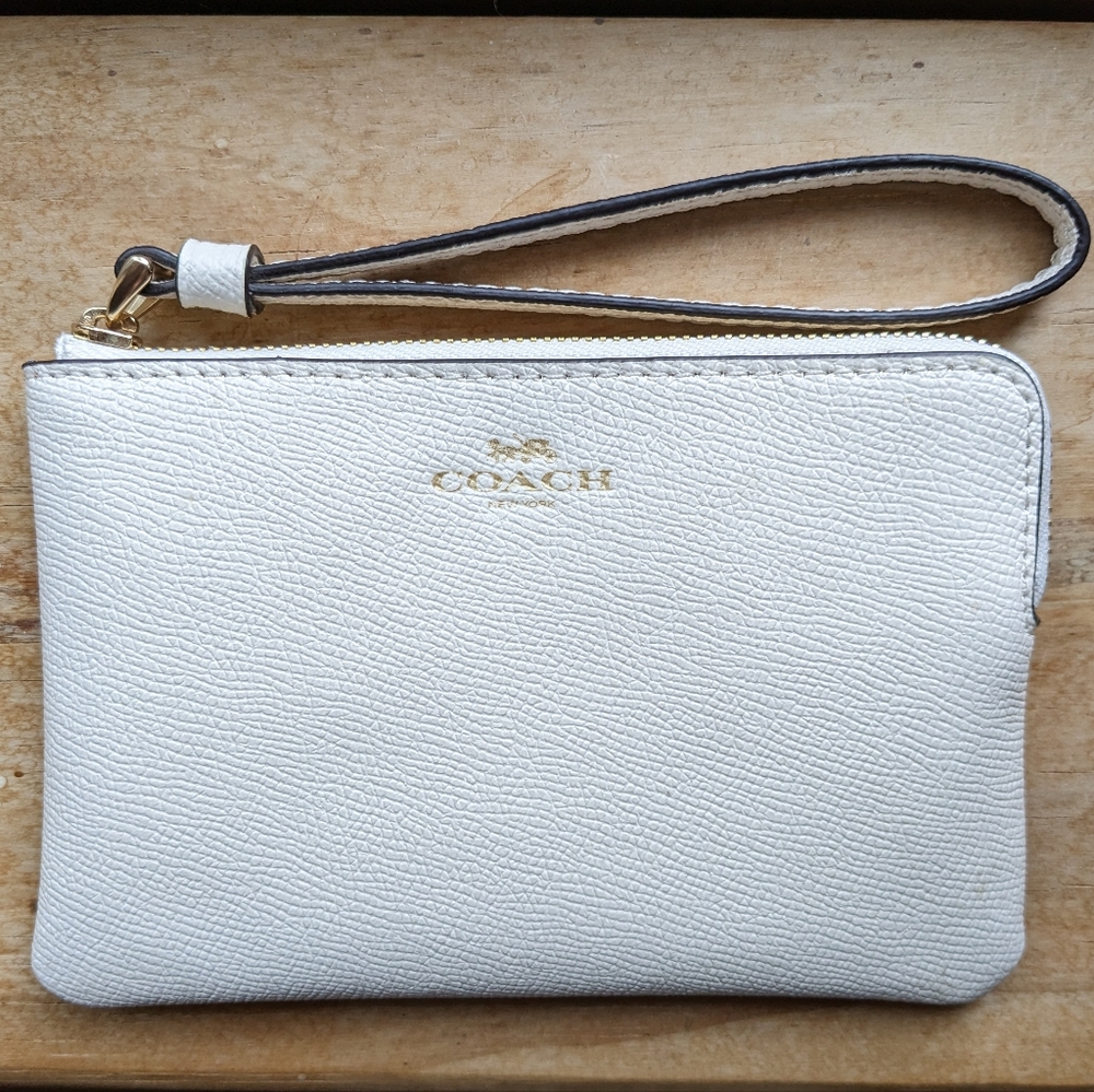 Coach leather zip wristlet NWOT